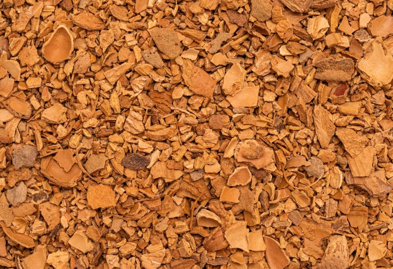 Cáscara de almendra calibrada