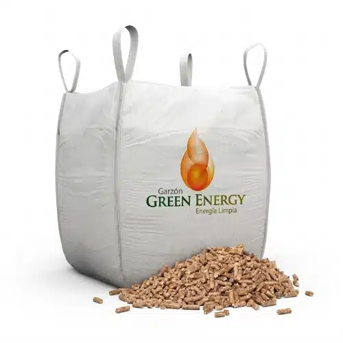 big bag de pellet enplusA1 garzon green energy sobre fondo blanco