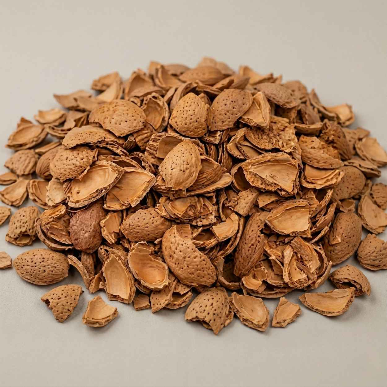 motón de cáscar ade almendra para calefacción