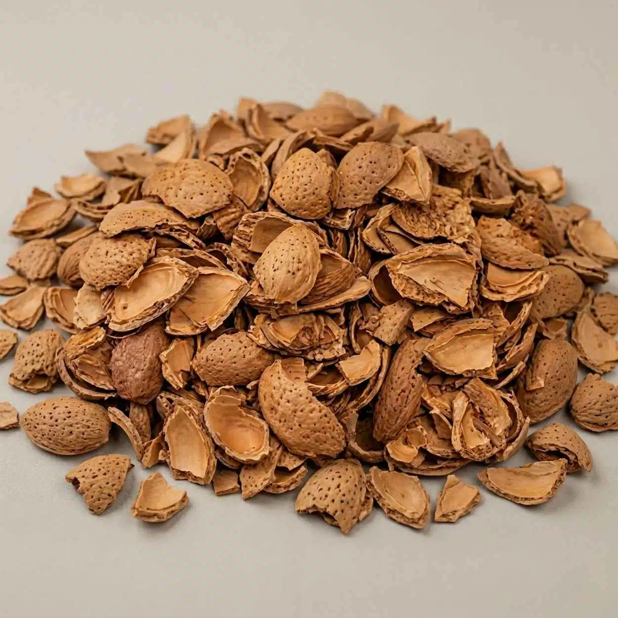 motón de cáscar ade almendra para calefacción