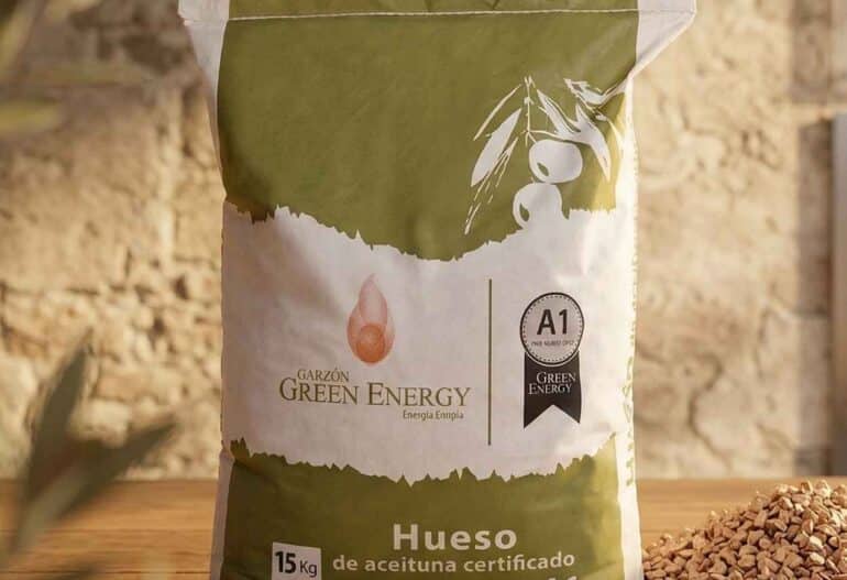 saco de hueso de aceituna de 15kg ideal para estufas y calderas domésticas